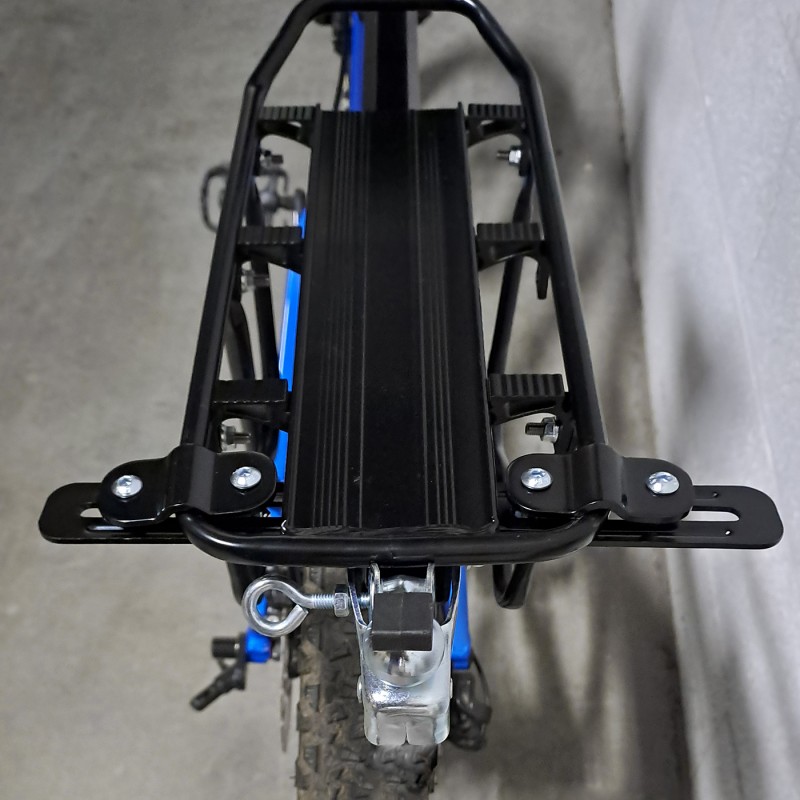 Atadura de remolque universal para bicicleta en portabeques trasero